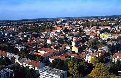 Bjelovar: Radnik pao sa skele i teško se ozlijedio