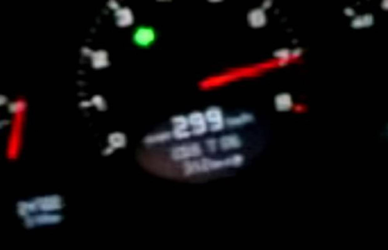 Divljaci autocestom jurili 299 km na sat