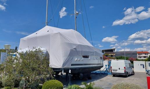 Velike za&scaron;titne tende za katamarane i brodove: Potpuna za&scaron;tita od sunca, ki&scaron;e i vjetra