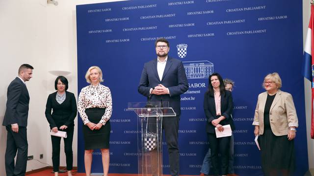 Zagreb: Peđa Grbin na konferenciji s temom prava žena i pobačaj