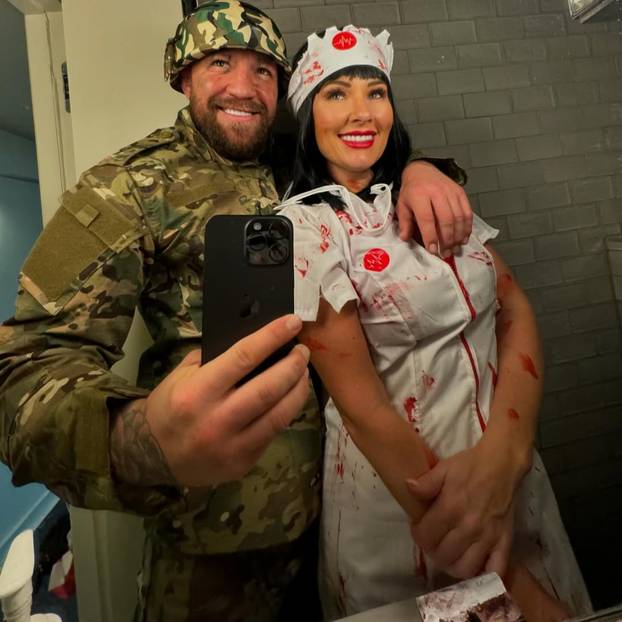 FOTO Dok je bio nitko, ona ga je uzdržavala. Sad silovatelj Conor McGregor vara ženu gdje stigne