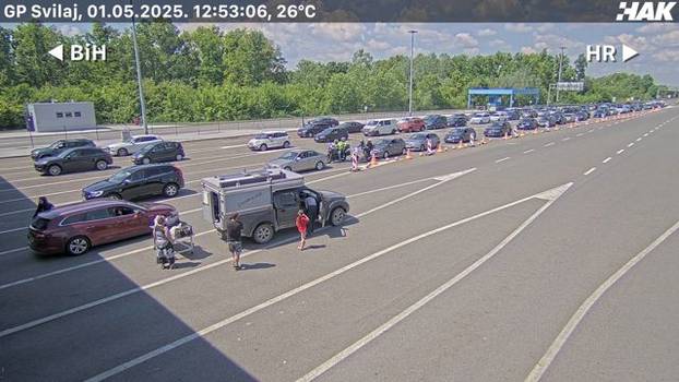 FOTO Velike gužve na Lučkom, na granicama se čeka satima, kod Karlovca kolona od 8 km!