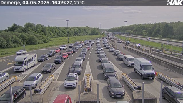 FOTO Kilometarske kolone i zastoji na autocestama. Na granicama višesatna čekanja