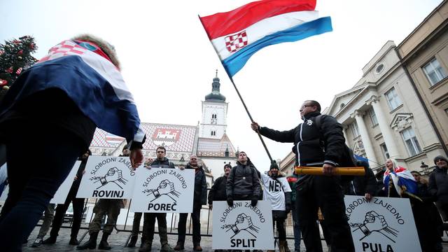 Zagreb: Policija i prosvjednici okupljaju se na Markovom trgu