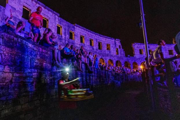 Pula: Parni valjak održao koncert u prepunoj Areni 