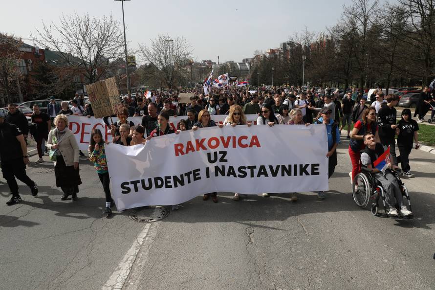 Beograd: Studenti i građani koji su iz  Čukarice krenuli u centar  grada