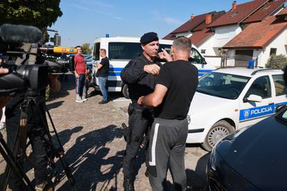 FOTO Pogledajte incident ispred kuće uhićenog HDZ-ovca! Sad su im novinari krivi jer snimaju