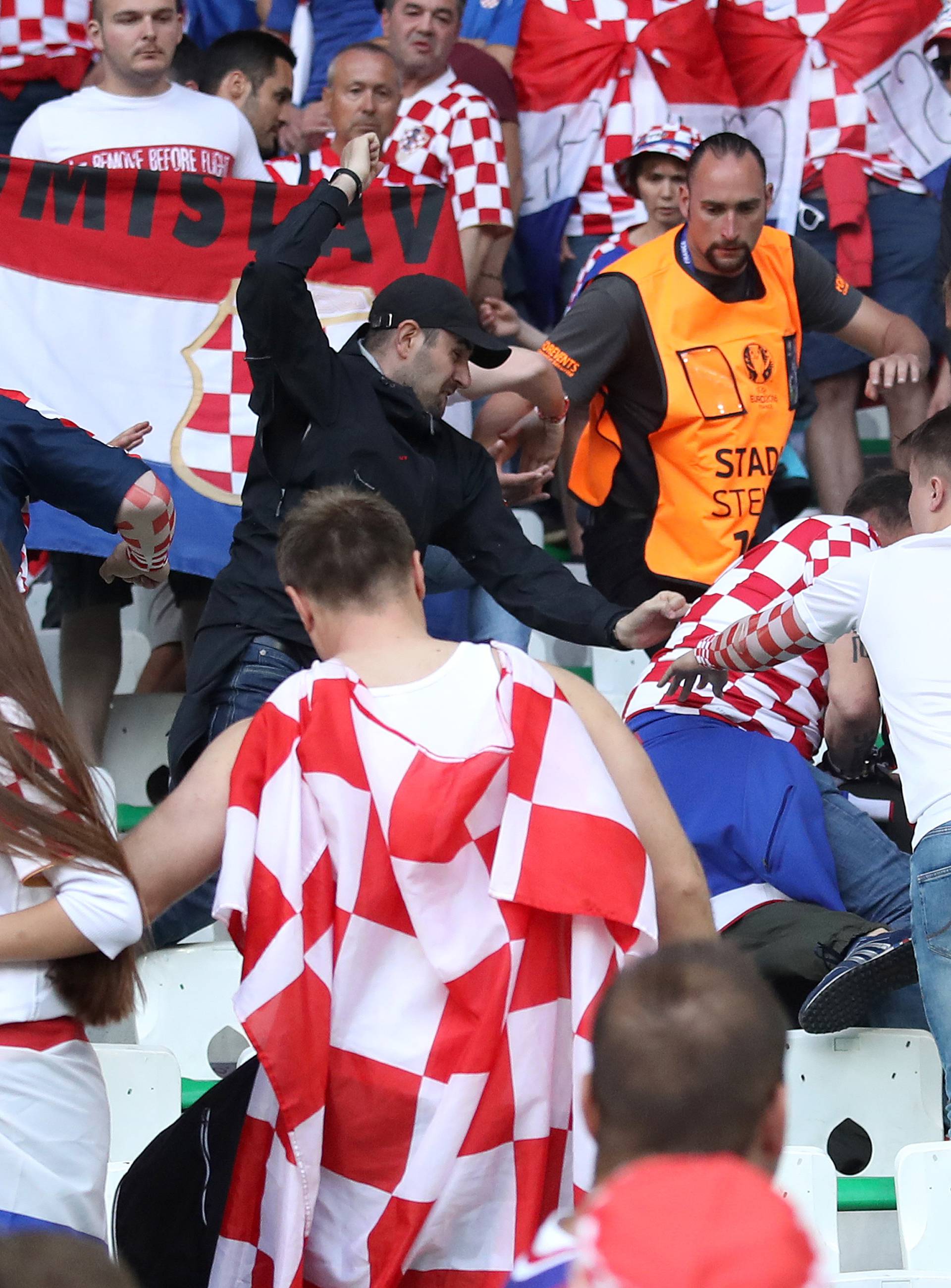 Hrvatska ostaje na Euru: Uefa kaznila HNS sa 100.000 eura!