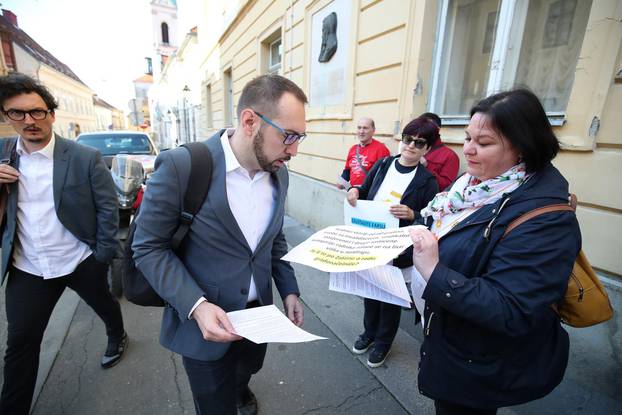 Predstavnici Koordinacije SSSH dijelili su letke zastupnicima Skupštine Grada Zagreba