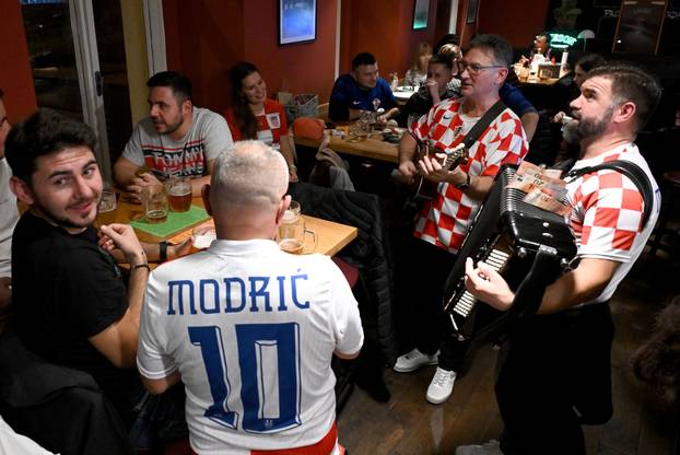 Hrvatski navijači u Pragu dan prije utakmice