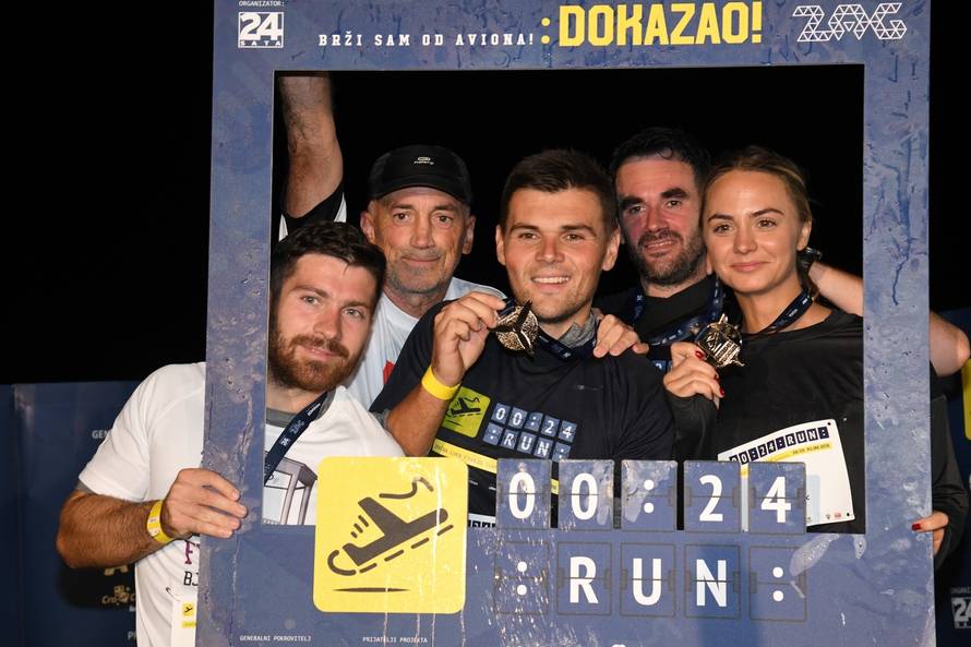 U ZraÄnoj luci Franjo TuÄman odrÅ¾ana humanitarna noÄna utrka 00:24