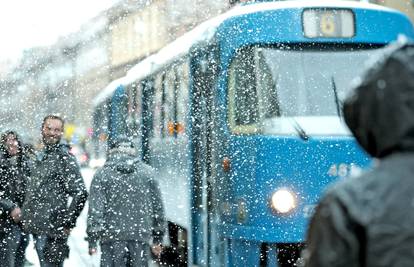 Snimanje reklame: Zagrepčane u centru grada iznenadio snijeg