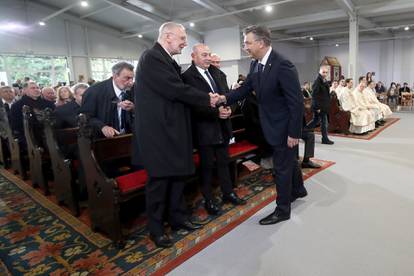 Zagreb: Brojni političari dolaze na uskrsnu misu 