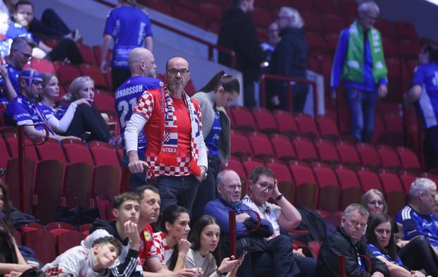 Malmo: Navijači na tribinama prije utakmice Hrvatske protiv Slovenije u drugom krugu EHF Europskog prvenstva