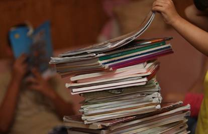 Ministarstvo će za učenike pokrenuti burzu udžbenika