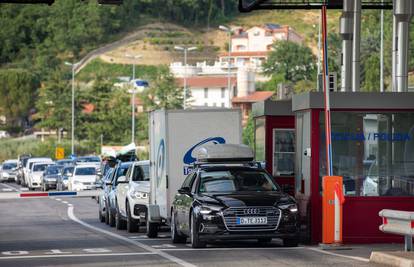 Gužve na granicama: Za ulazak u Hrvatsku čekaju i do sat i pol