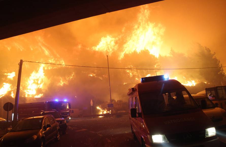 Omiš: Katastrofalna noć na požarištu kod Omiša.