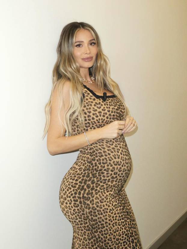 FOTO Trudna je, ali i dalje radi! Diletta objavila fotke s posla, a fanovi 'poludjeli': 'Ti si čarobna'