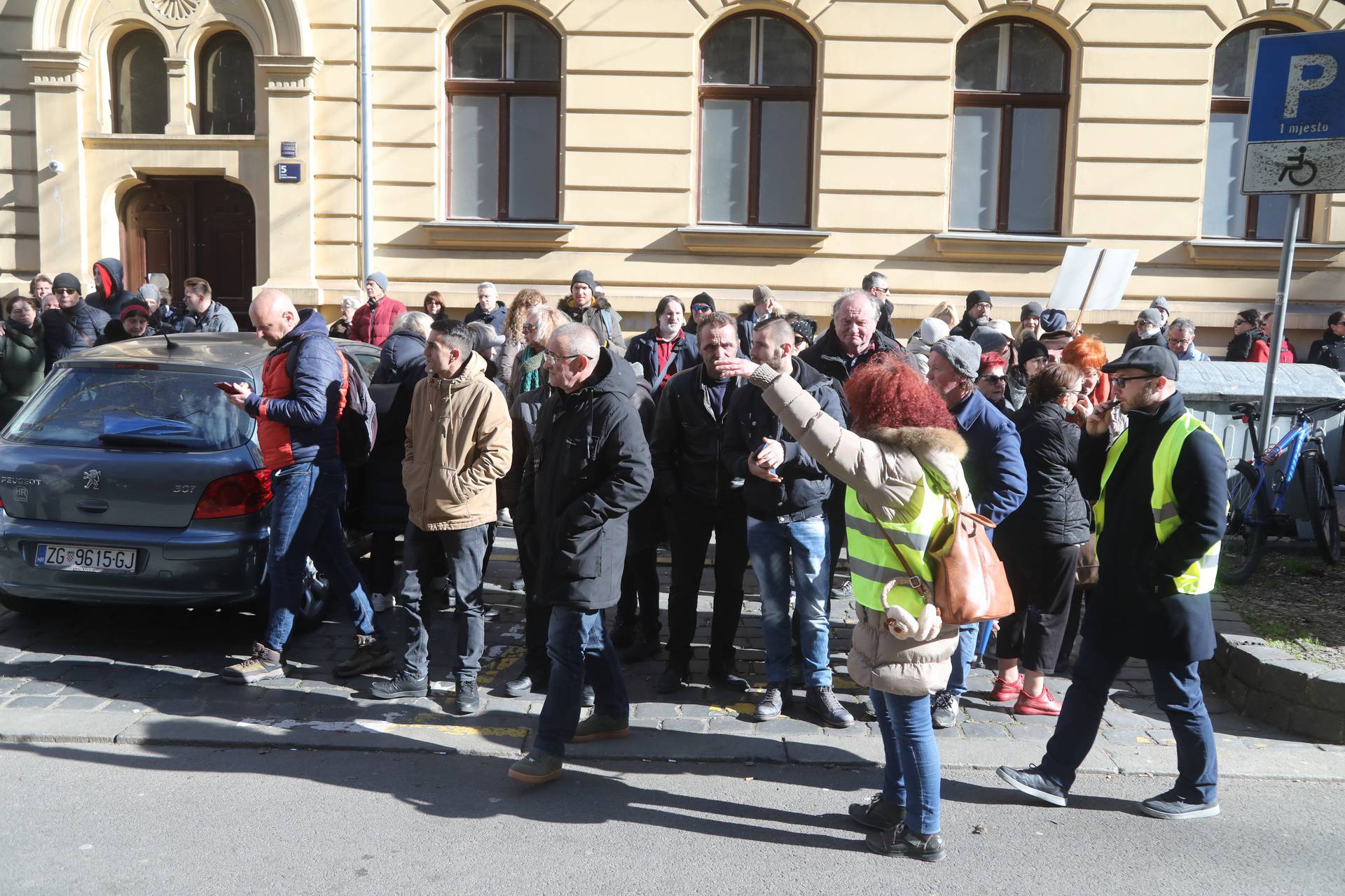 Prosvjed ‘Oprostite što smetam, ne mogu disati’