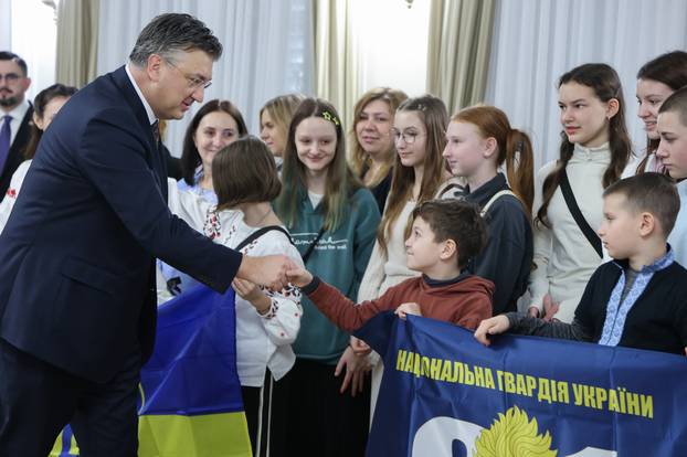 Zagreb: Andrej Plenković primio ukrajinsku djecu koja borave u Hrvatskoj na psihosocijalnoj edukaciji