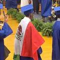 Srednjoškolac u Americi na maturi nosio meksičku zastavu, škola mu odbila dati diplomu