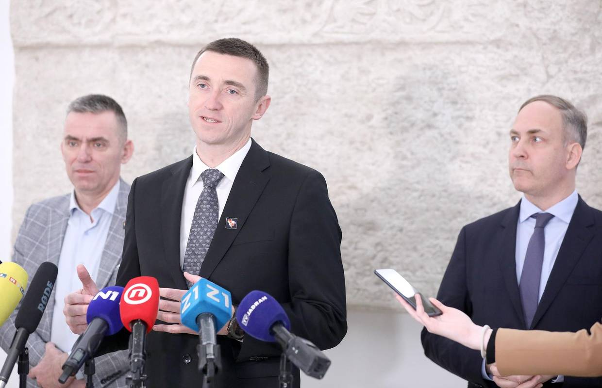 Vukovarski HDZ prozvao Penavu za licemjernu politiku