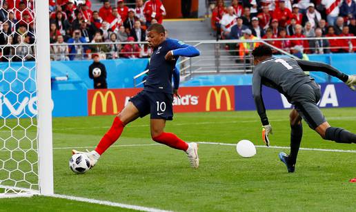 Mbappé za prolaz Francuske, Peru se oprostio od Mundijala