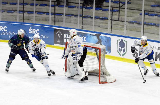 Sisak: Alpska hokeja&scaron;ka liga,
KHL Sisak do&ccaron;ekao je Cortinu
