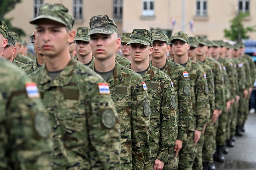 Prisegnulo 900 ročnika u Kninu, Požegi i Slunju: Među njima je i naša hrvačica Veronika Vilk