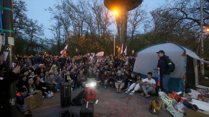 Beograd: Studeti nastavlju s blokadom RTS-a 