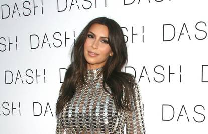 Kim Kardashian uranila u Pariz kako bi prekrojila vjenčanicu
