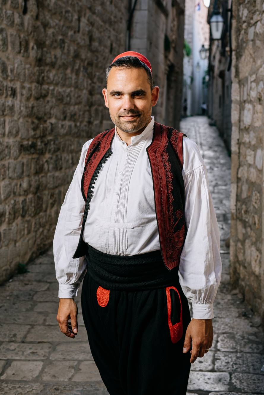 Voditelj HRT-a obožava pjevati u klapi: 'Novi spot iznenadio je kolege iz Dobro jutro, Hrvatska'