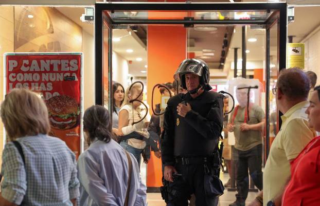 Spanish unions call a general strike in solidarity with Palestinians in Gaza, in Madrid