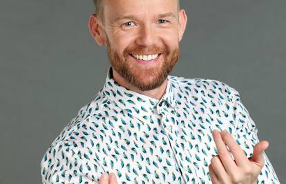 'Šumi, šumi javore': Saša Lozar je predstavio interpretaciju balade koja dira u dubinu duše