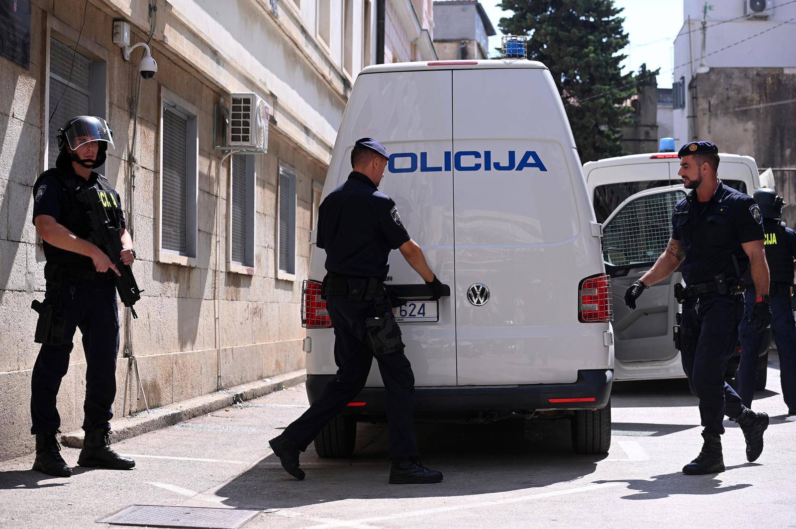 Duge cijevi na ulicama Zadra, priveden ubojica sa Zrća