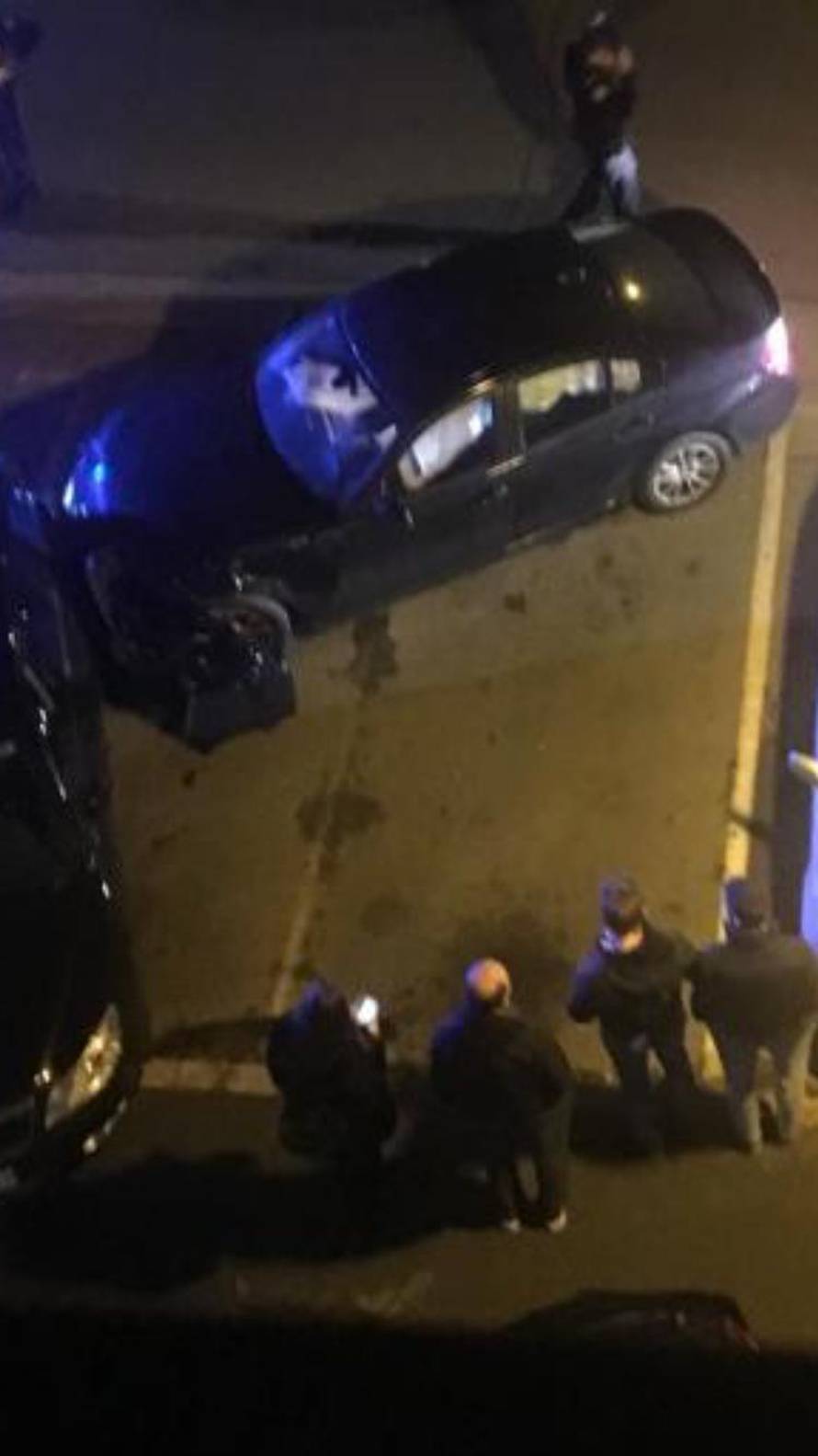 Jurio je s dvoje djece u autu, sudario se, ostavio ih i otrčao