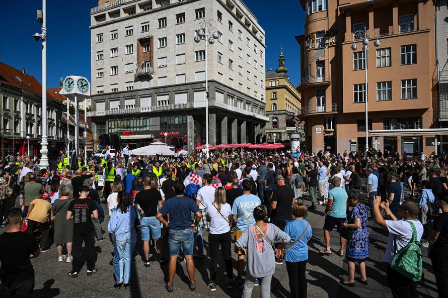 Zagreb: Održan "Prosvjed za spas hrvatske kulture, ne uvozu stranih radnika"