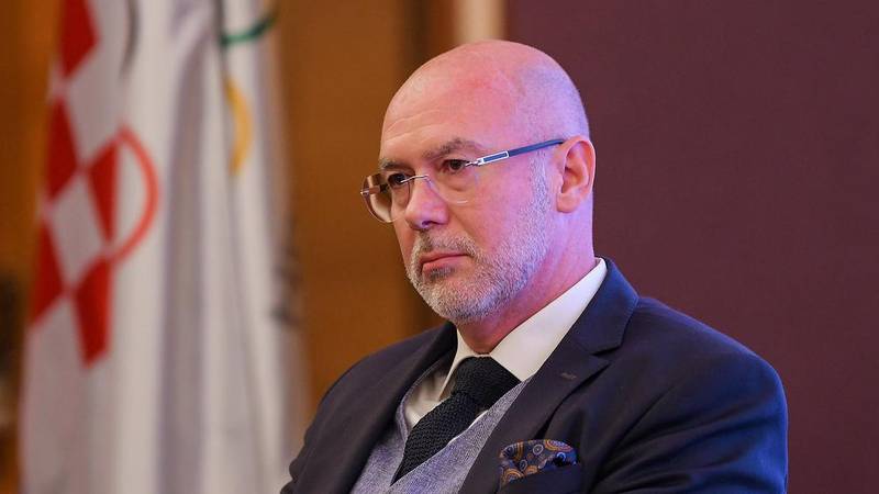 Sin mu pio i ljetovao na račun saveza. Tko je Siniša Krajač kojem je USKOK 'upao' u dom?