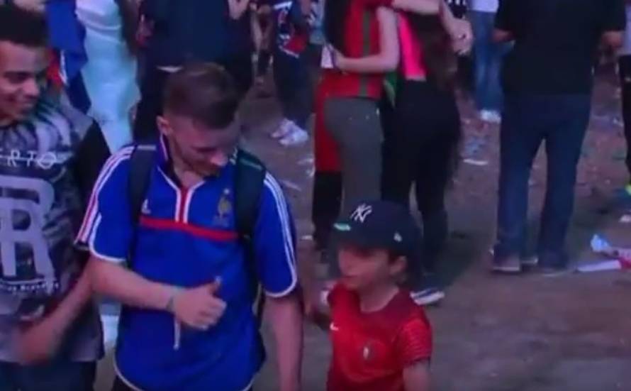 Portugalski dječak zaustavio je suze Francuzu i ganuo svijet...