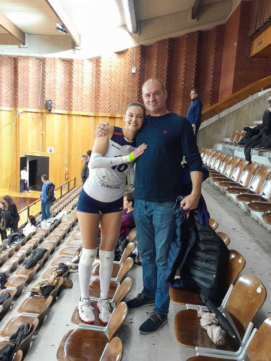 EKSKLUZIVNO Nikad viđene fotke misice Laure: Tata joj je oduvijek bio uzor i idol...