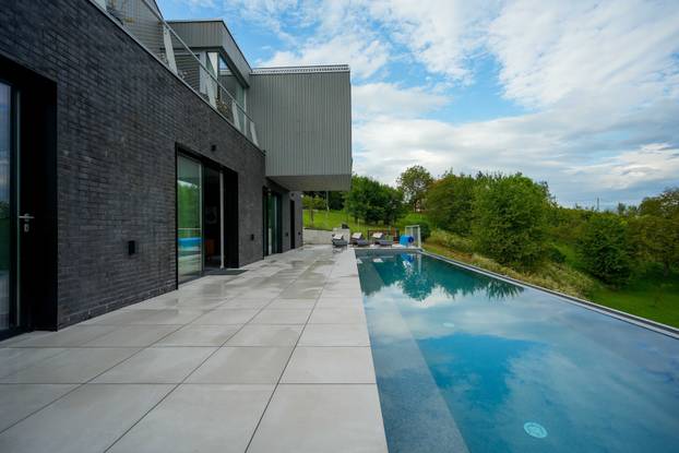 FOTO Wellness oaza u blizini Zagreba: Moderna 'koliba' savršen je spoj luksuza i prirode