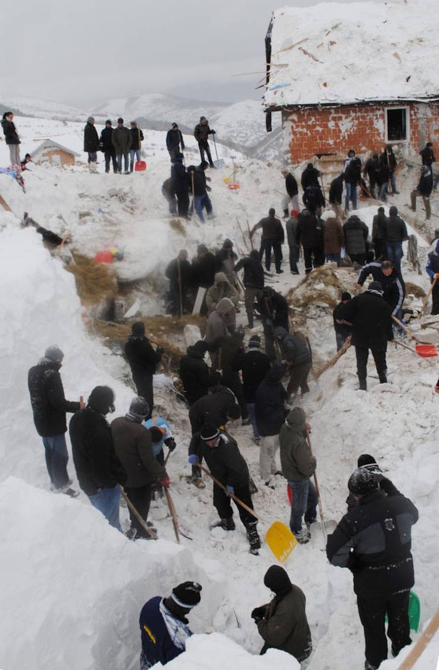 Info-ks/Admir Idrizi