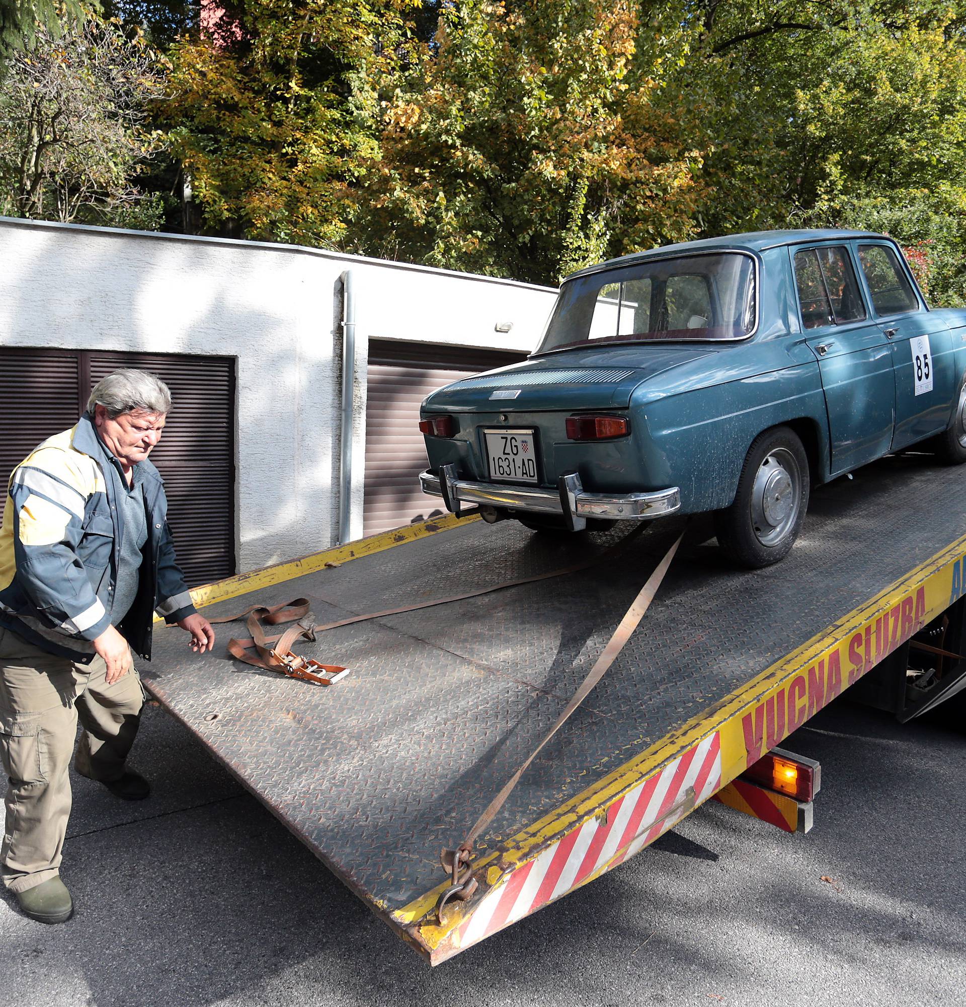 Pred gašenjem: Blokirali muzej u kojem je i Ćaćin stari Renault