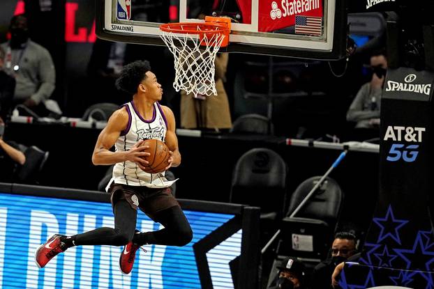 NBA: All Star Game-Dunk Contest