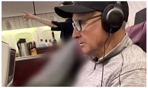 VIDEO Par u avionu se šokirao, kraj njih stavili tijelo preminule žene: 'Bila je s nama 4 sata'
