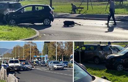 FOTO Krš i lom u Zagrebu: Sudarila se po dva automobila