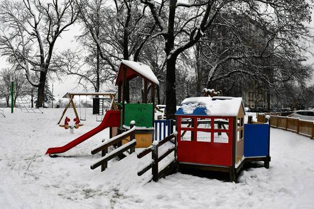 Prava zimska idila na ulicama Slavonskog Broda