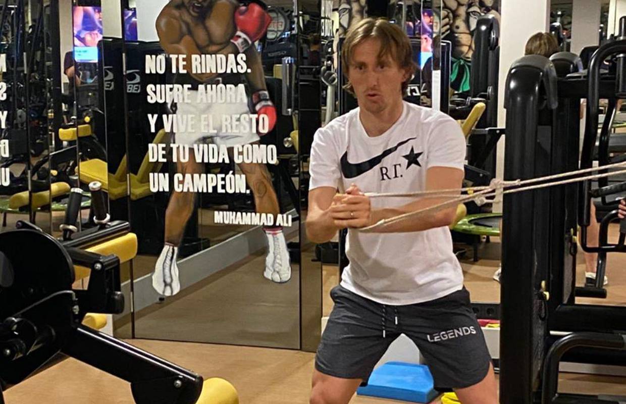 Modrić vježba u teretani uz Alija: 'Nemoj se predavati'