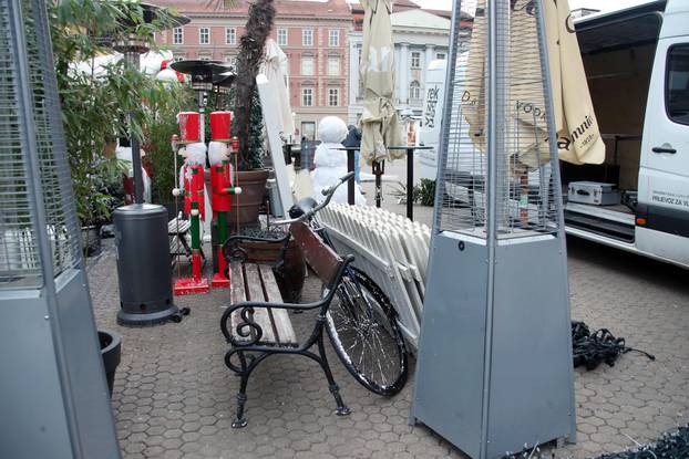 Advent u Zagrebu raspremaju, a to znači da je došao kraj božićnoj i novogodišnjoj priči