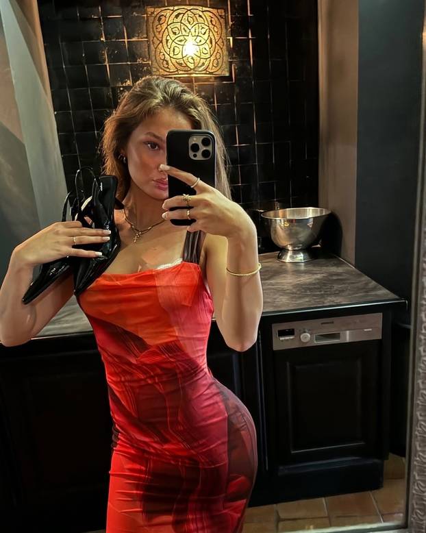 FOTO Šveđanka napravila vrući ljetni transfer. Alice spremna za avanturu na obali Mediterana